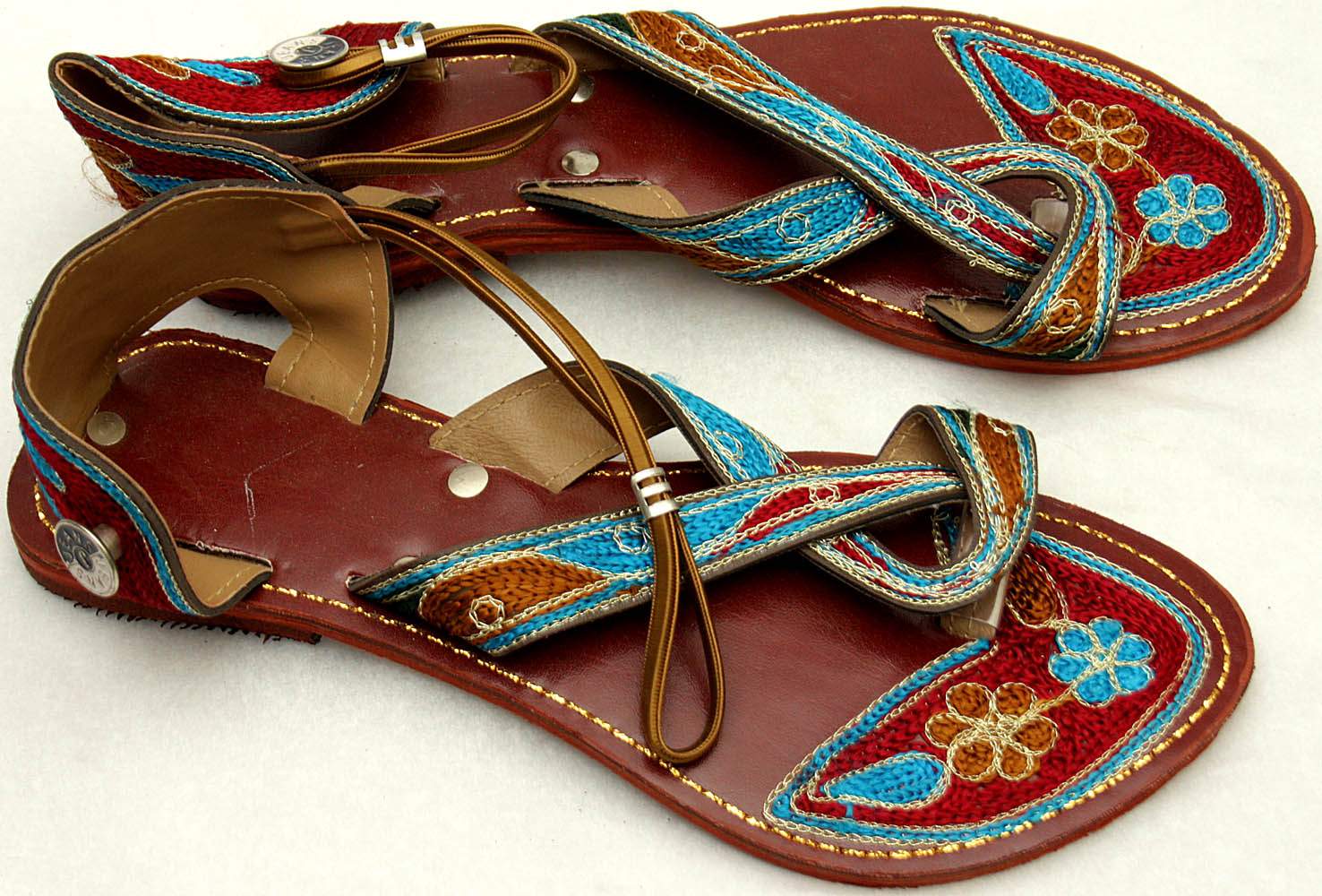 Flat Sandals With Threadwork Exotic India Art