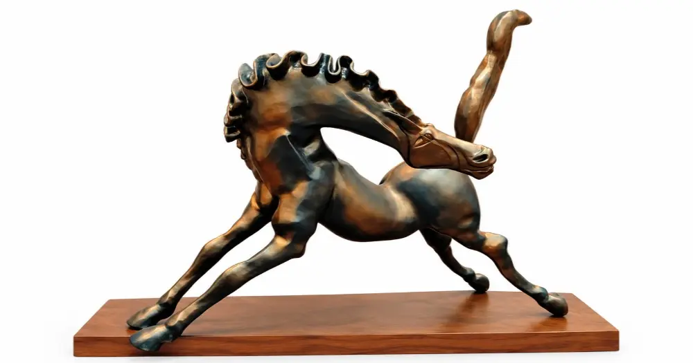 Large Attractive Fibre Idol Of Horse With Tail