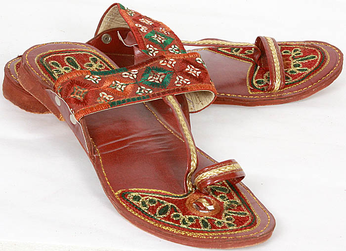 100 rupees chappals