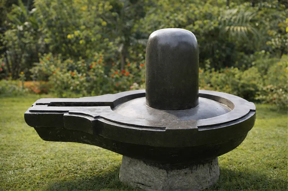 Why Lord Shiva is Worshipped in Linga Form – Explained