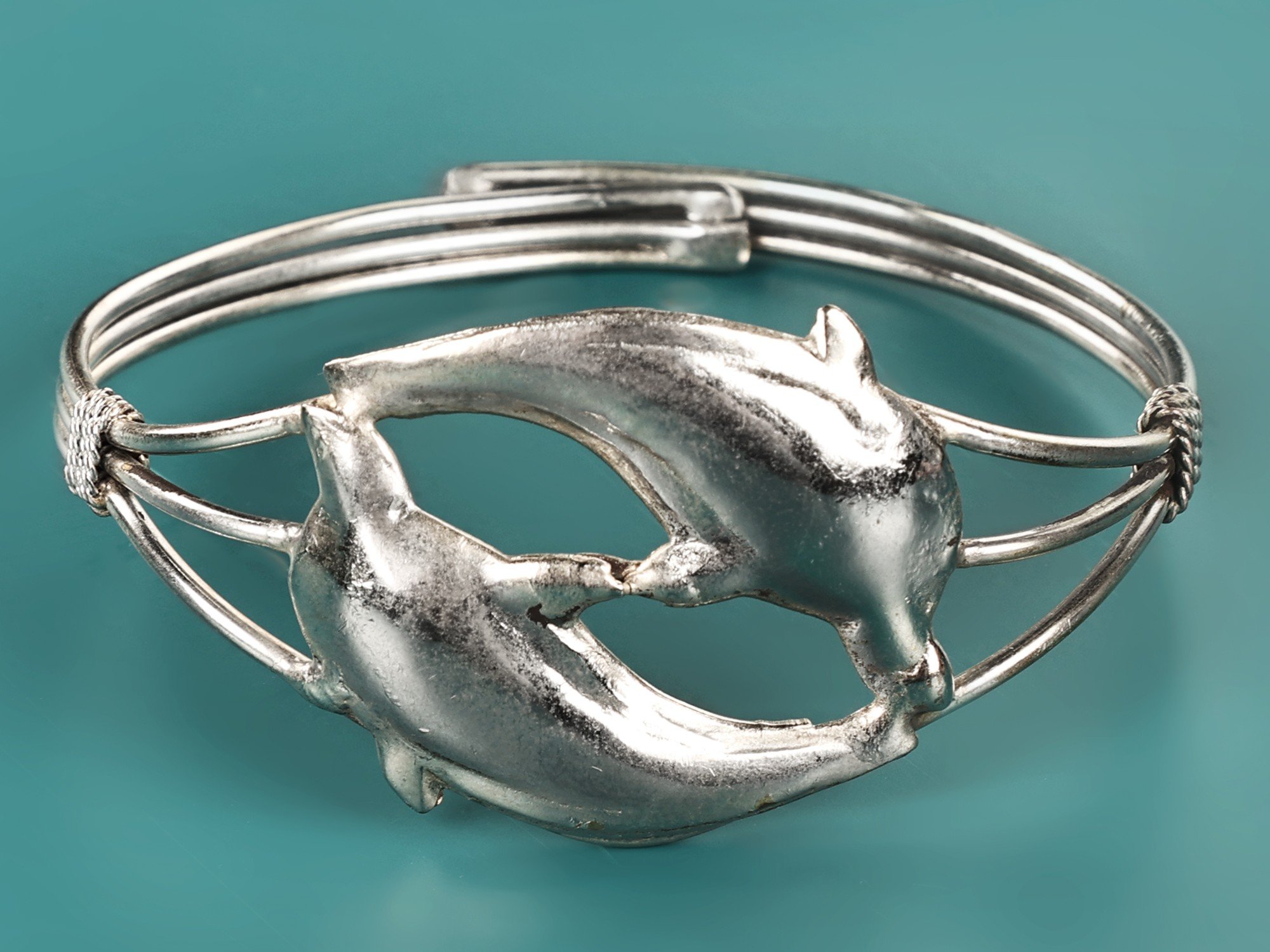 Buy Dolphin Charm Bracelet, Dolphin Lover Bracelet, Stainless Steel Dolphins  Charm Bracelet, Dolphin Jewelry, Dolphin Bracelet Online in India - Etsy