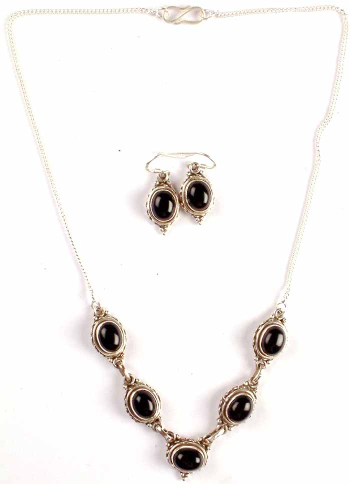 Anointed Beauty - 18K White Gold Necklace With Diamonds & Onyx Set