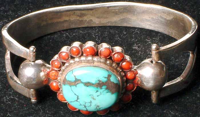 Vintage Navajo Turquoise Cuff - Four Winds Gallery