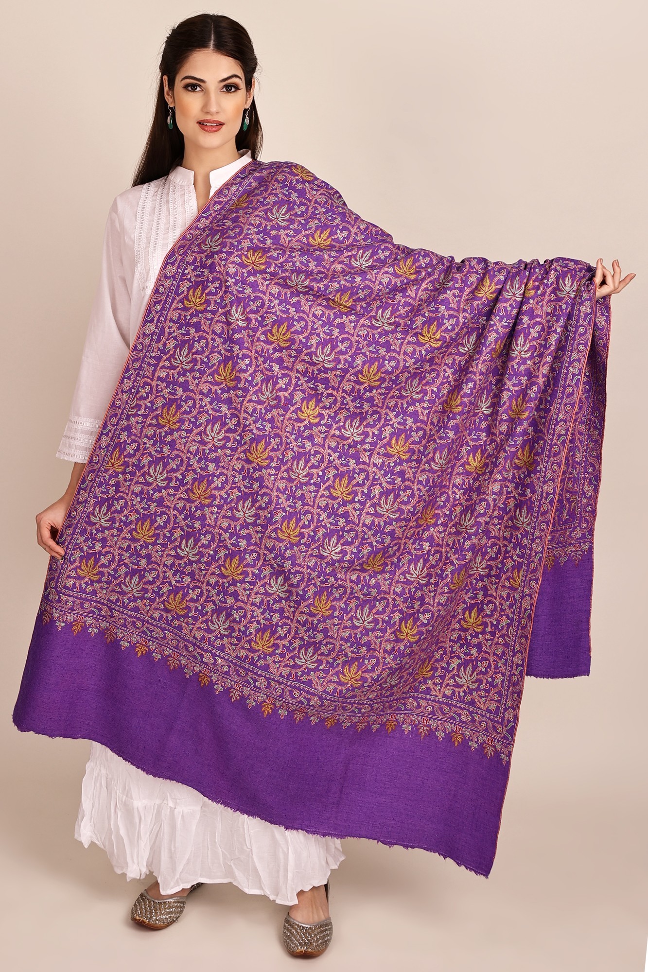 Schuldenaar De andere dag Verslaggever Deep-Lavender Pure Pashmina Shawl from Kashmir with Sozni-Embroidery by  Hand | Exotic India Art