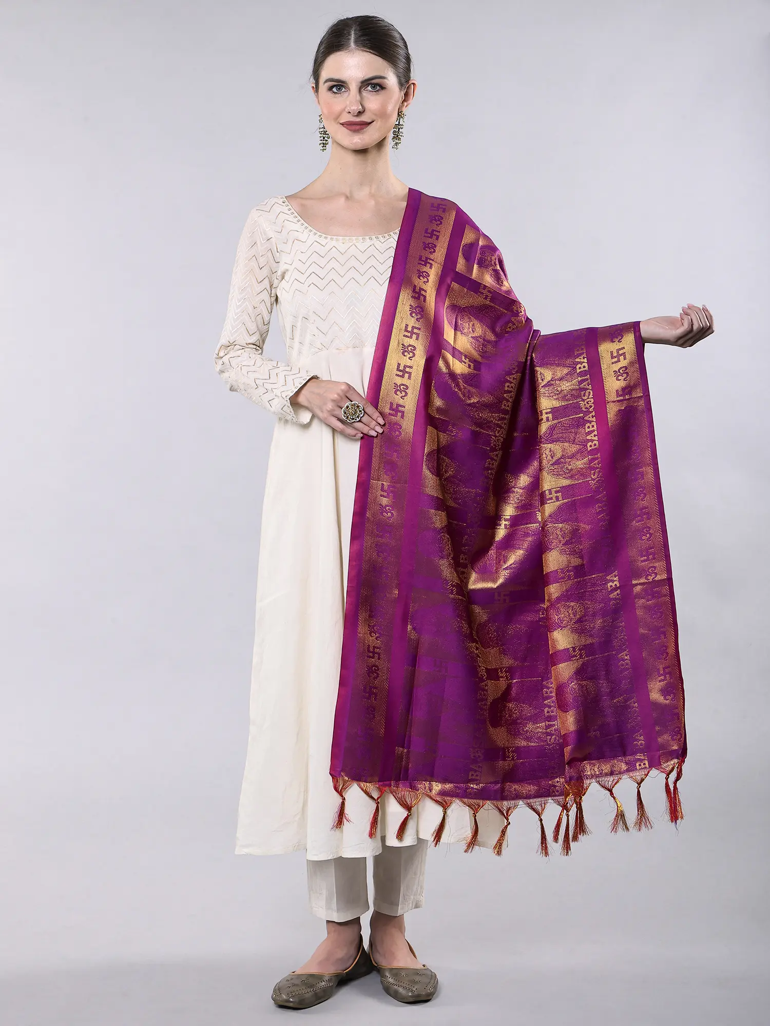 Purple-Orchid Prayer Shawl with Brocaded Om Sai Baba from Tamil Nadu