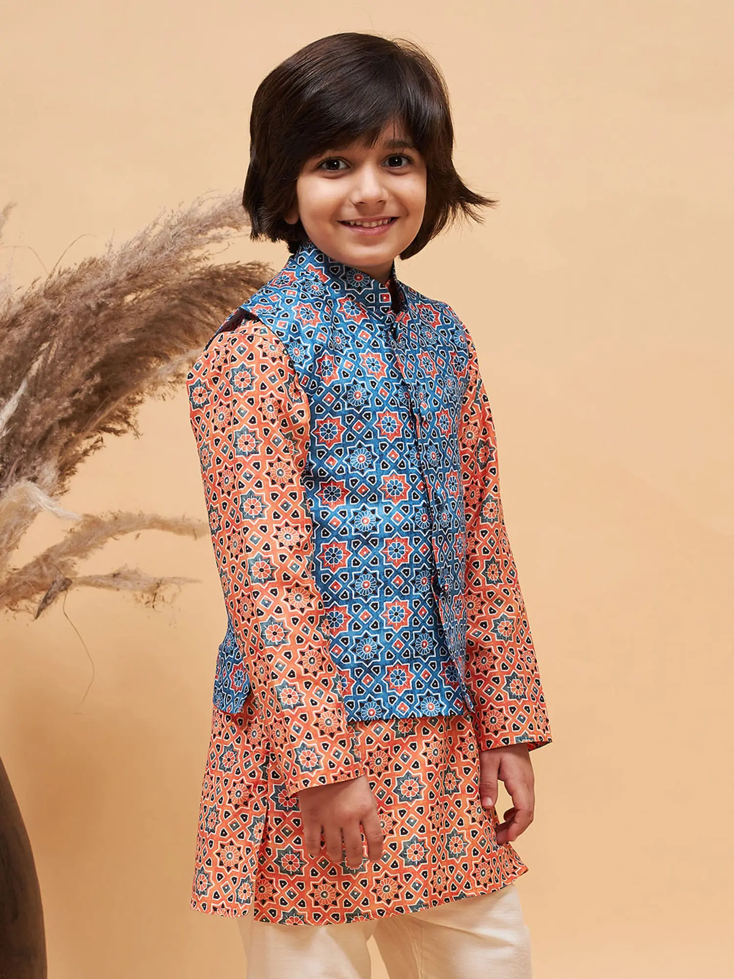 Blue Silk Blend Elegant Sleeveless Moroccan Pattern Print Modi Jacket, alternate view
