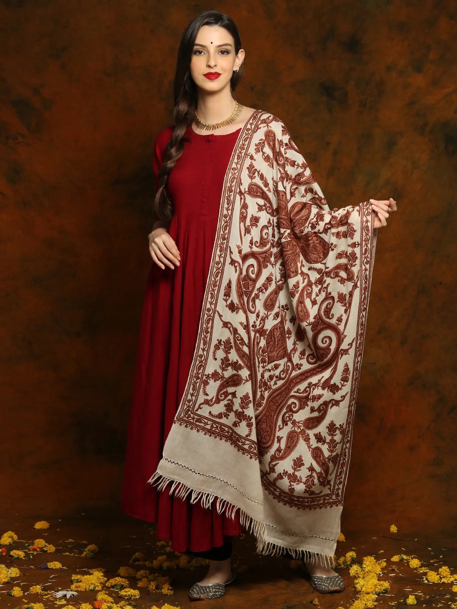 Cream Colored Fine Wool Shawl with Detailed Aari over Embroidery