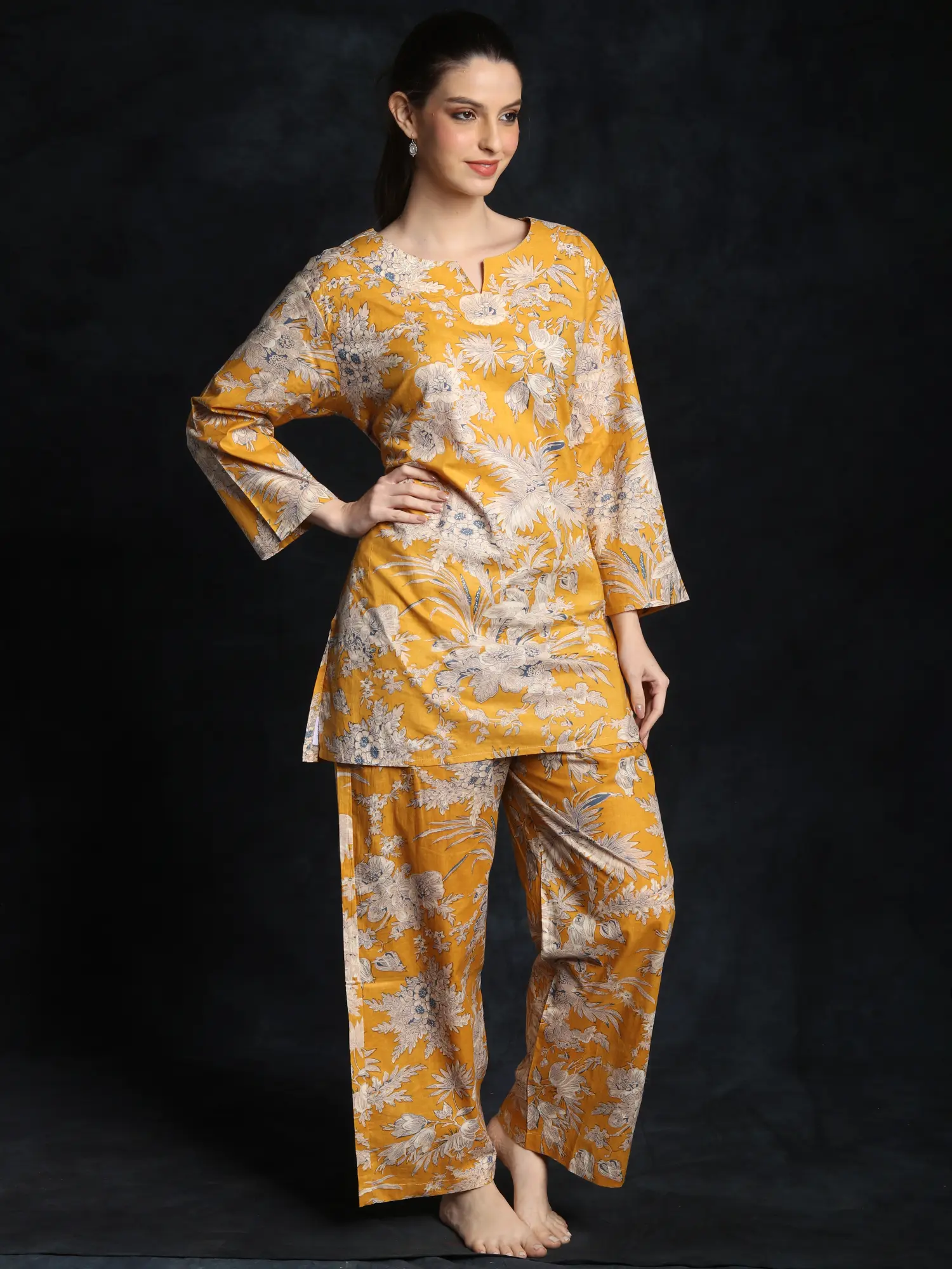 Beach-Ball Round Neck Printed Pure Cotton Co-ord Set, alternate view