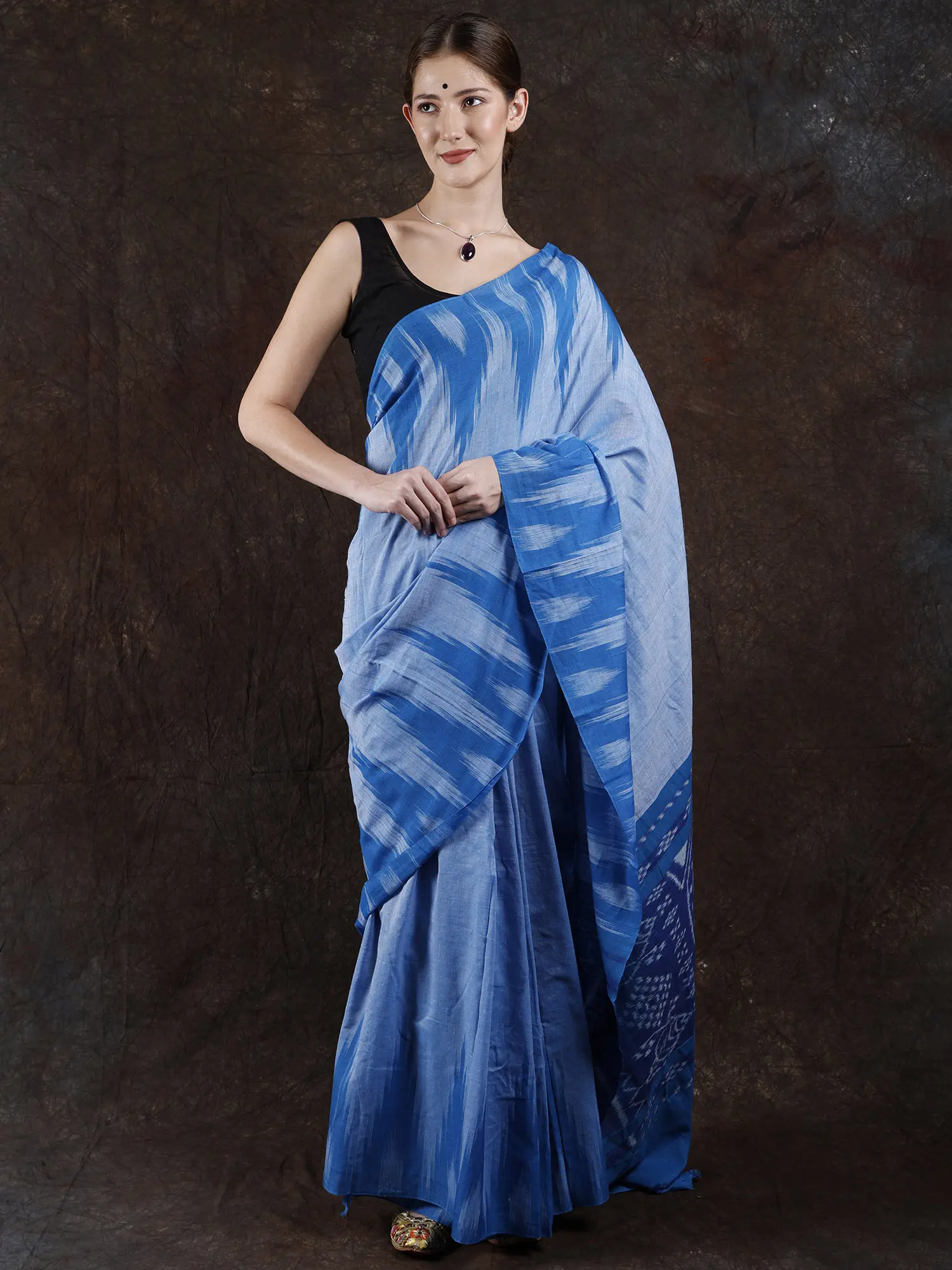 Pure Cotton Sambhalpuri Saree with Ikat Woven Pallu and Temple Border