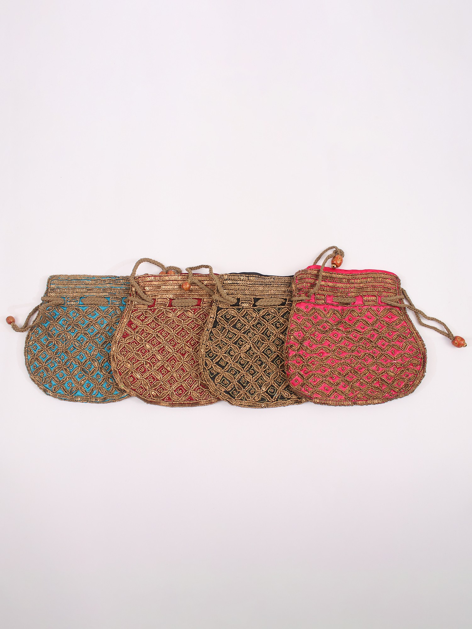 Lot of bags and parts of old bags made of different mate… | Drouot.com
