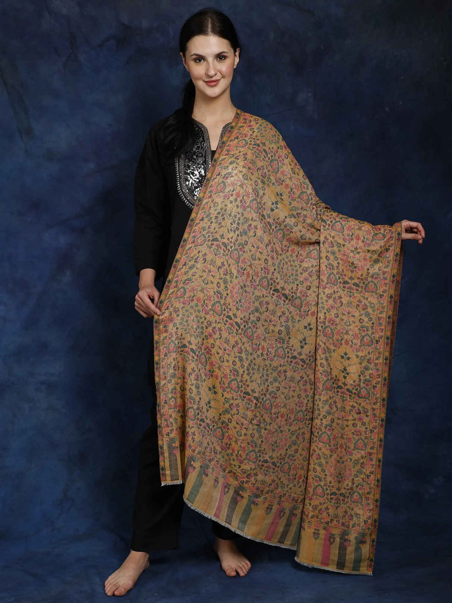 Kani Jamawar Wool Shawl from Amritsar with Flowers Woven in Multicolor Thread