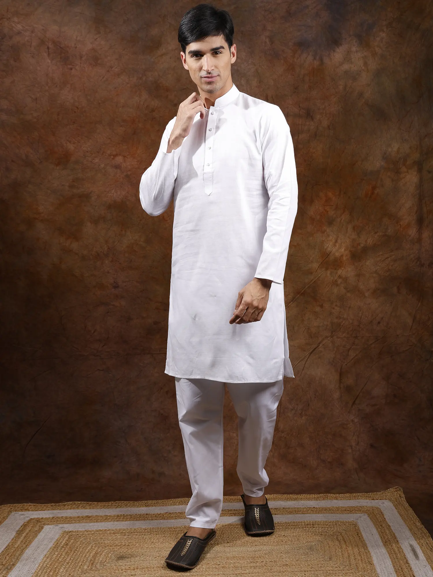 Lucent-White Mandarin Collar Pure Cotton Kurta Pajama Set, alternate view