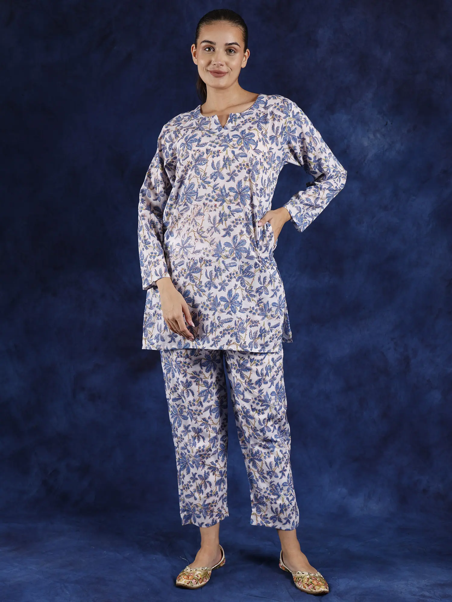 Star-White Floral Printed Pure Cotton Co-Ord Set with Side Pockets
