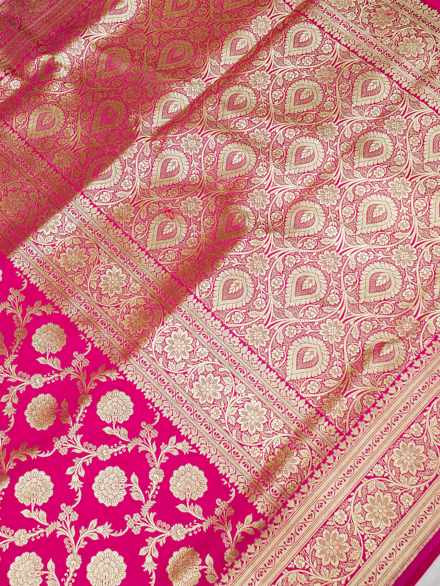 Banarasi Satin Silk Saree With Damask Floral Jaal Pattern And Kalka Bail Motif On Pallu Exotic