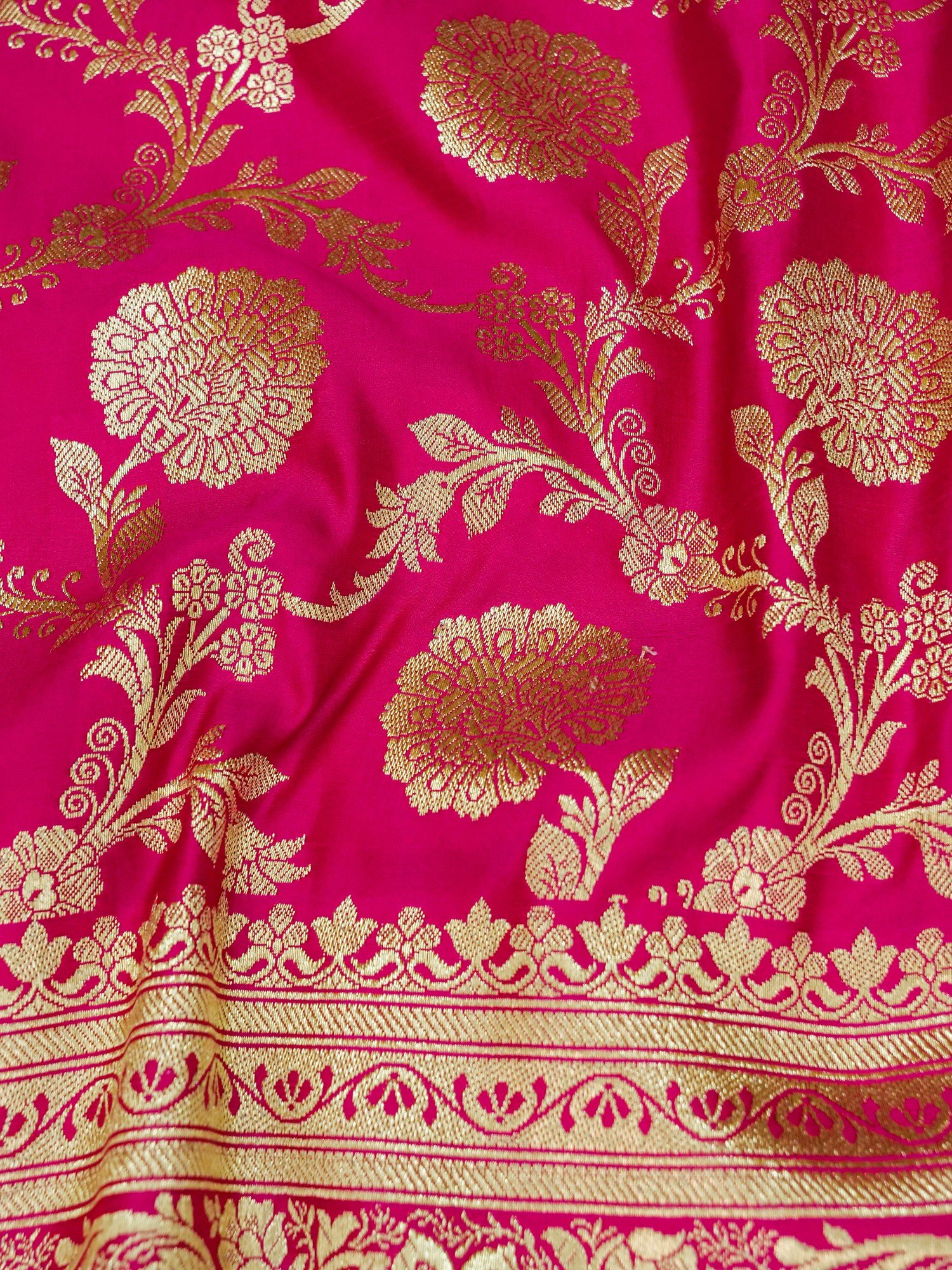 Banarasi Satin Silk Saree With Damask Floral Jaal Pattern And Kalka Bail Motif On Pallu Exotic 0154