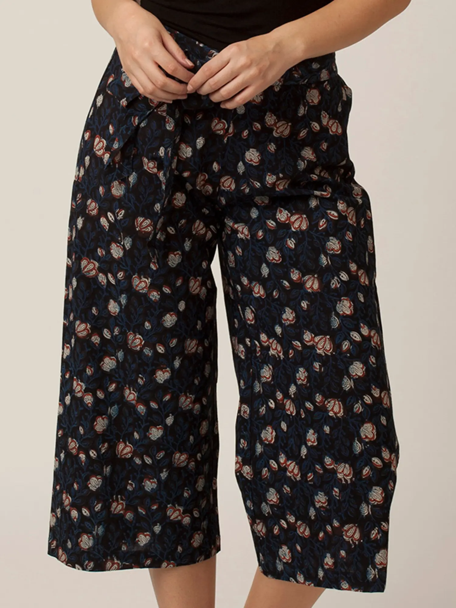 Leaf Pattern Printed Short Palazzo