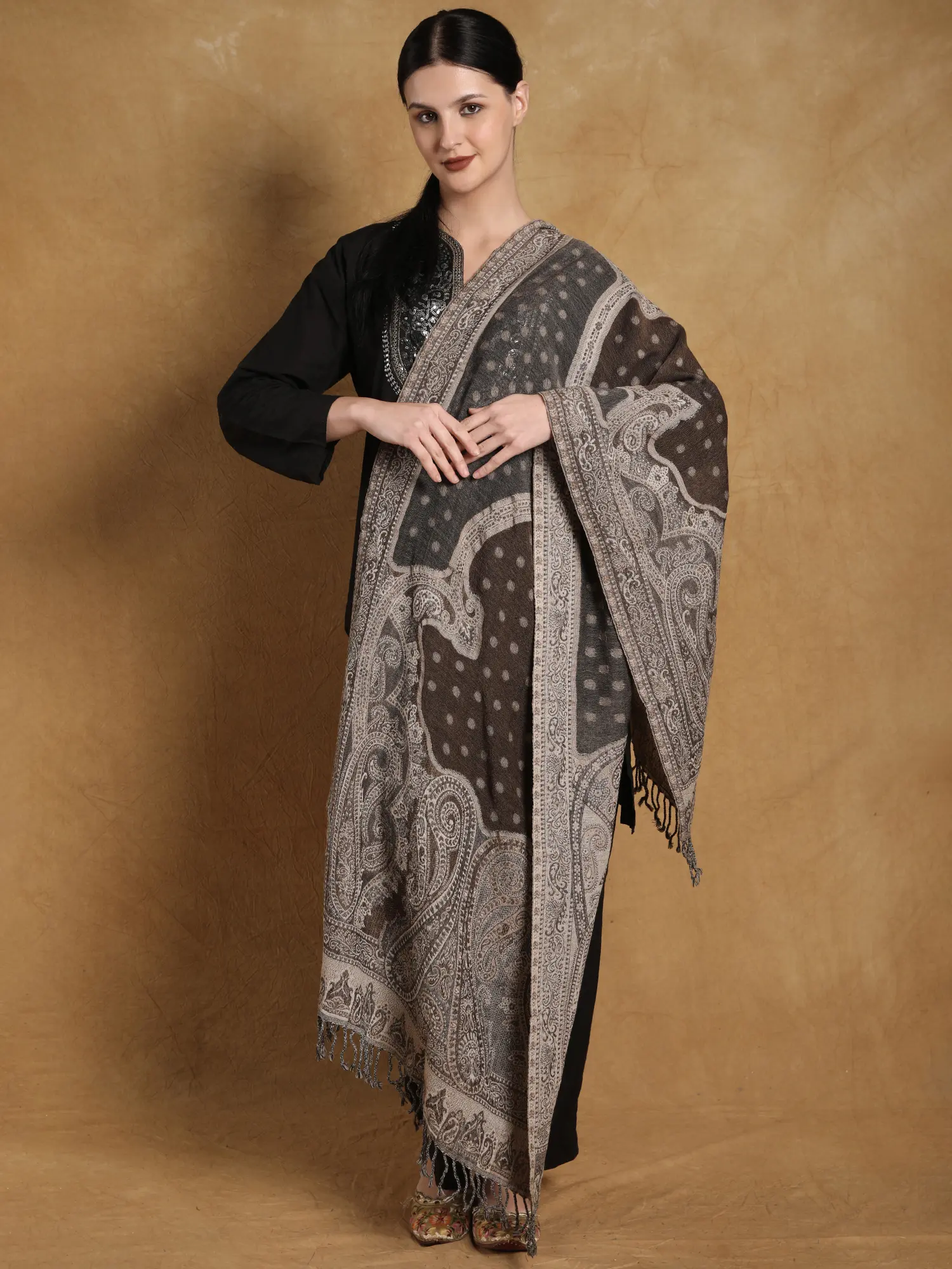 Cutwork Jamawar Stole with Woven Paisleys and Bootis