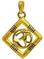 Om Square Pendant | 20k Gold Sacred Aum Jewelry