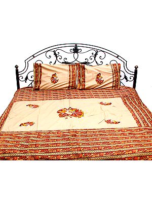 Beige Applique Bedspread with Dancing Couple
