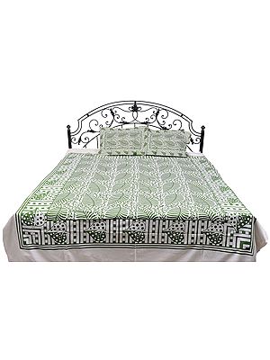 Bedspread from Pilkhuwa with Block Printed Leaves