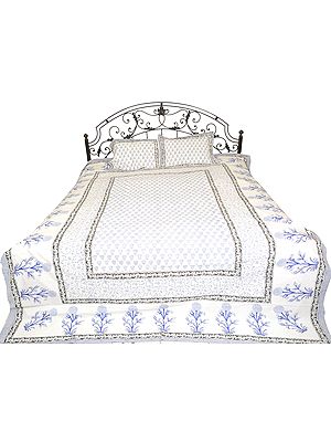 Bright-White Bedspread from Jaipur with Printed Bootis and Flowers