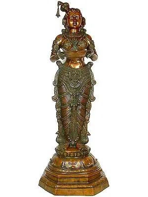 Deepalakshmi as the Model of Supreme Beauty