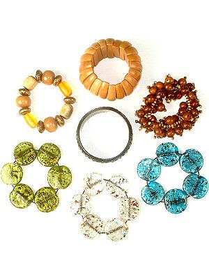Lot of Seven Bracelets (Fashion)