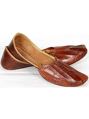 Tanned Dimpled Jootis from Ajmer