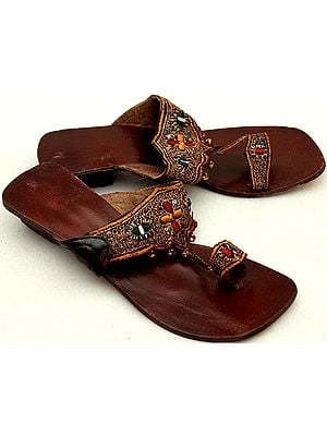 Chappals with Thread-Embroidery