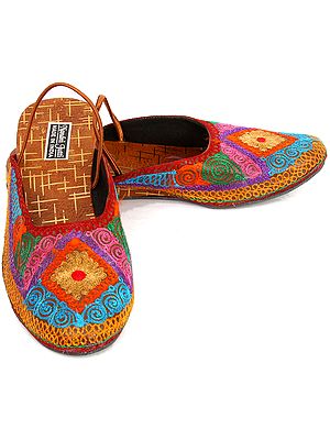 Slippers with Tri-Color Aari Embroidery