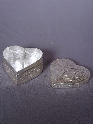 Pan Leaf Shaped Sindoor Box From Nepal | Silver Decorative Item