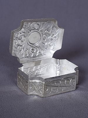 Designer Silver Rectangle Shaped Sindoor Box | Decorative Item