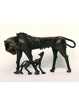 Mother Lioness with Cubs | Brass Statue
