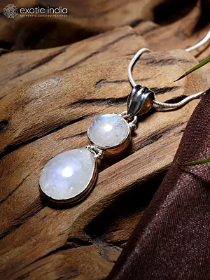 Rainbow Moonstone Pendant