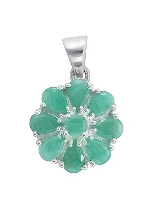 Stylish Sterling Silver Pendant with Emerald Stone