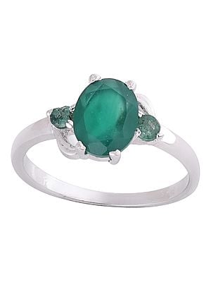 Stylish Sterling Silver Ring with Faceted Green Onyx & Emerald Gemstone