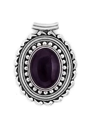 Stylish Sterling Silver Pendant with Gemstone