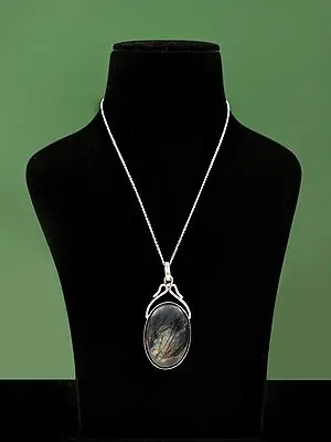 Sterling Silver Pendant with Oval Shape Labradorite Gemstone