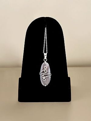 Stylish Sterling Silver Pendant with Wrapped Agate Gemstone