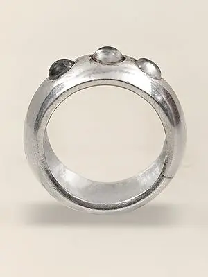 Stylish Sterling Silver Ring with Crystal Stone