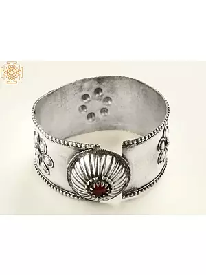 Metal Kada Bracelet