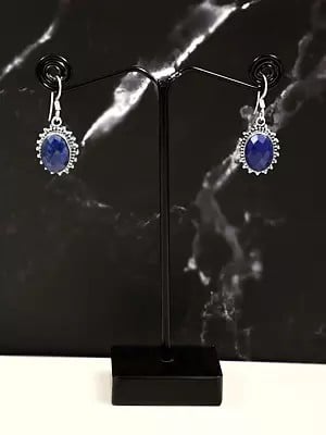 Faceted Stylish Sterling Silver Earring with Lapis Lazuli Stone