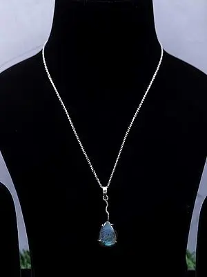 Sterling Silver Pendant with Labradorite Gemstone