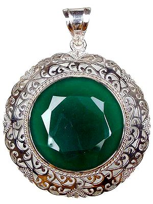 Pendant with Circular Green onyx