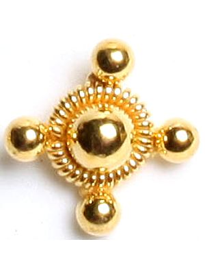 Finely Handcrafted Gold Nose Pin