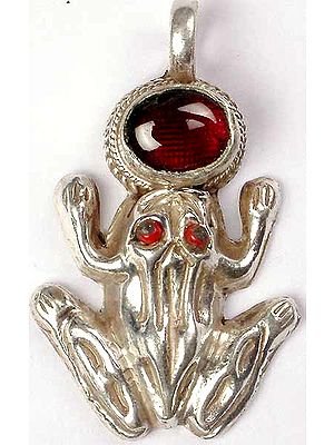 Frog Pendant of Garnet