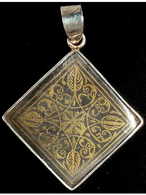Auspicious Diagram Rhombus Pendant