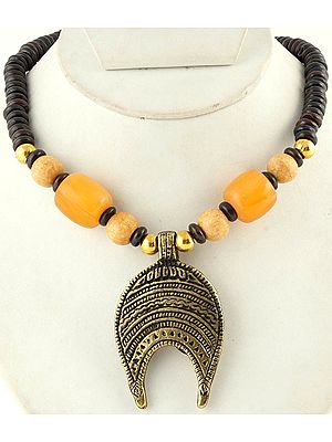 Ethnic Necklace with Metallic Pendant