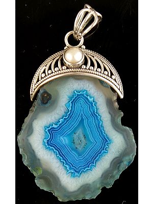 Fossil Pendant with Pearl Crown