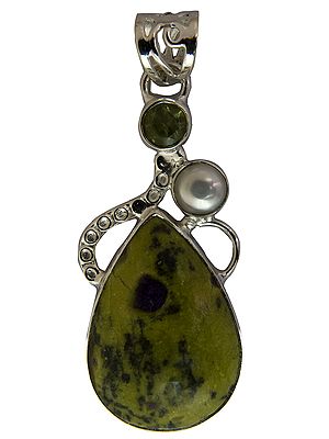 Gogunjula Pendant with Peridot and Pearl